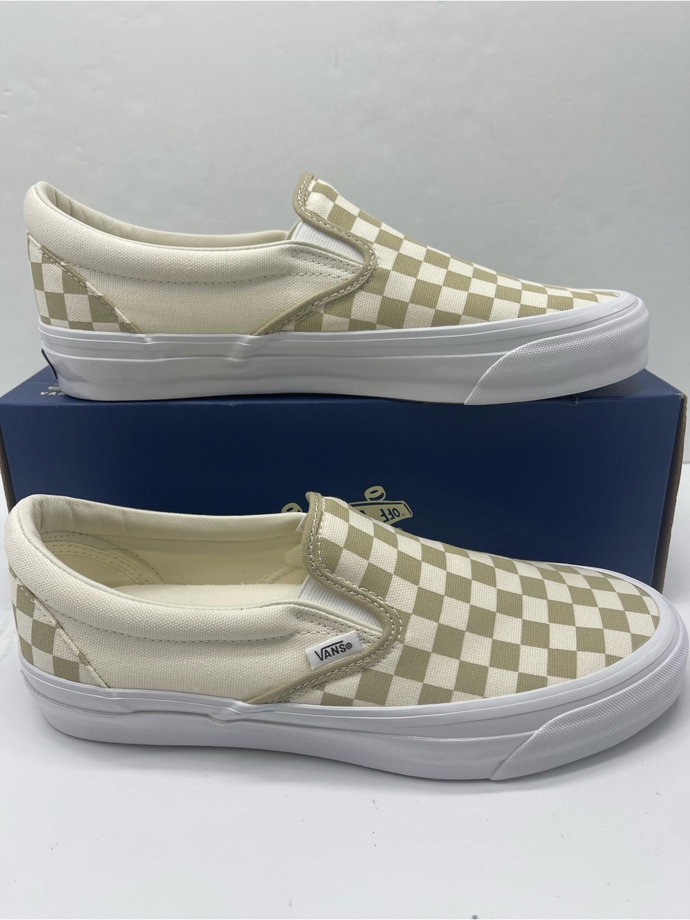 Vans Men’s Lx Classic Slip-On 98
Checkerboard Eucalyptus
VN000D5AEQB Sneakers